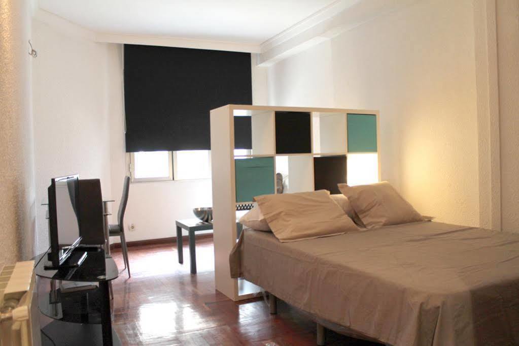 Apartamentos Rialto Madrid Eksteriør billede