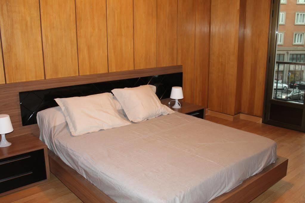 Apartamentos Rialto Madrid Eksteriør billede