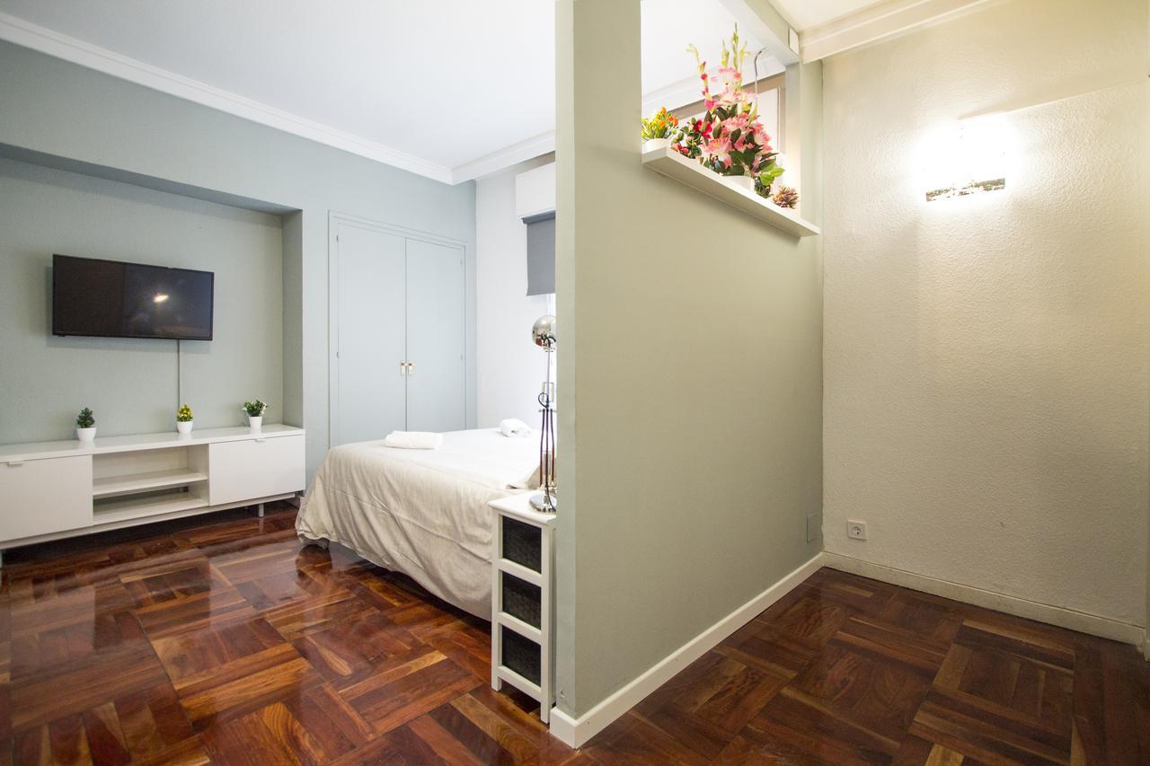 Apartamentos Rialto Madrid Eksteriør billede